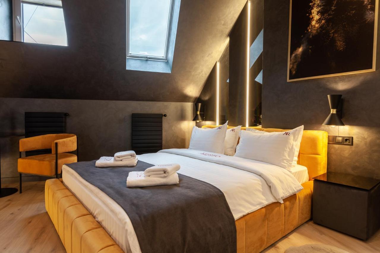 Aristo Jacuzzi Hotel Lviv Exterior photo