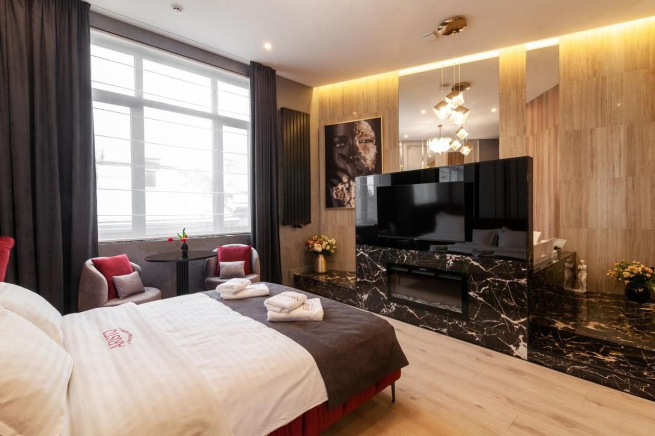 Aristo Jacuzzi Hotel Lviv Exterior photo